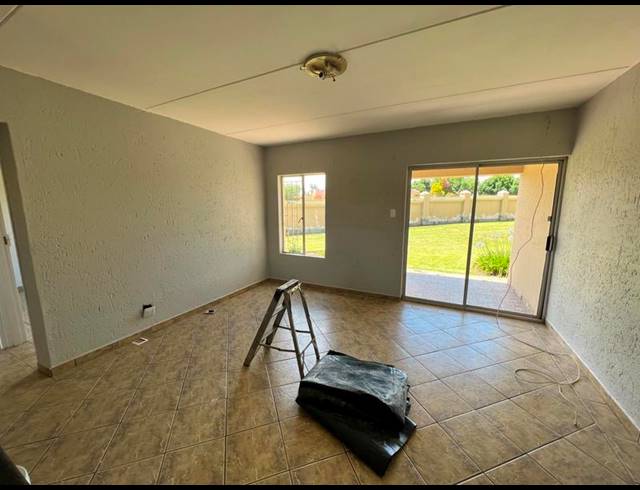 2 BEDROOM TOWNHOUSE FOR SALE IN DALPARK EXT 1